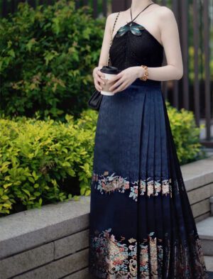 【 水木秦淮 】 Five-Color Wefted Brocade Ming Hanfu Gilded Flower Mamian Skirt