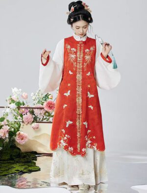 【 晴春蝶戏 】Ming Dynasty Hanfu Long Vest Mamian Skirt Over Skirt Collar Pipa Sleeves