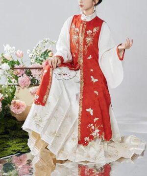 【 晴春蝶戏 】Ming Dynasty Hanfu Long Vest Mamian Skirt Over Skirt Collar Pipa Sleeves