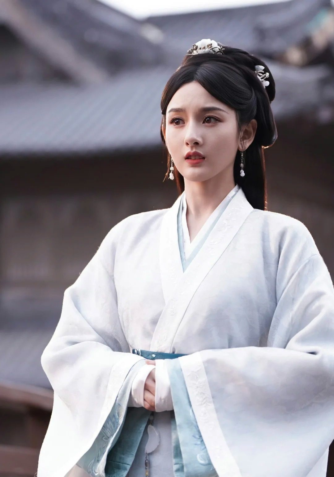 Early-stage hanfu attire from Zhe Yao, showcasing simplicity and youthfulness.