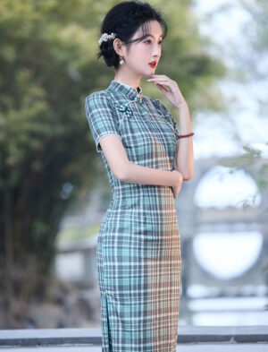 【 柔情似水 】Artistic Retro Cheongsam With Stand-Up Collar And Slits